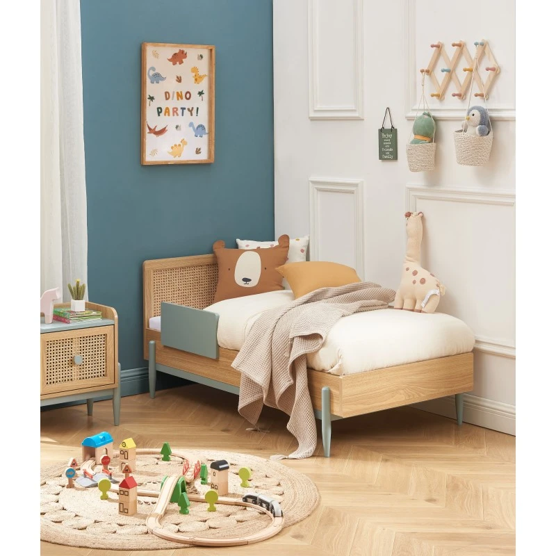 Lit Enfant PABLO Bleu Et Cannage Rotin 70x140 Sommier Inclus 1 Lit Enfant PABLO Bleu Et Cannage Rotin 70x140 Sommier Inclus