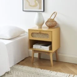 Table De Chevet SIXTINE Jaune Safran Et Cannage Rotin -Maison Jardin Élégance table de chevet sixtine jaune safran et cannage rotin 1